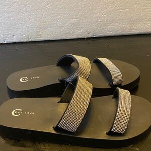 Chic Black Sandals with Glittering Silver Straps